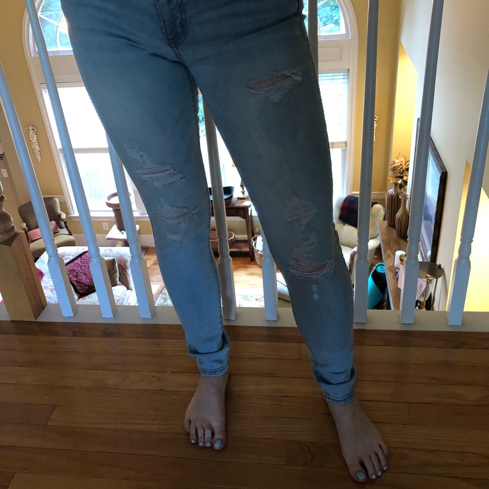American eagle begging stretch size 4 with holes